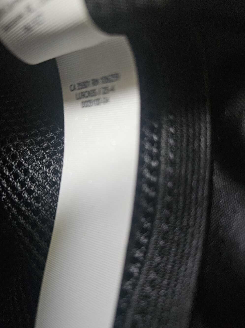 Lululemon Everywhere Belt Bag Metallic (Black / Silver) - Picture 6 of 6
